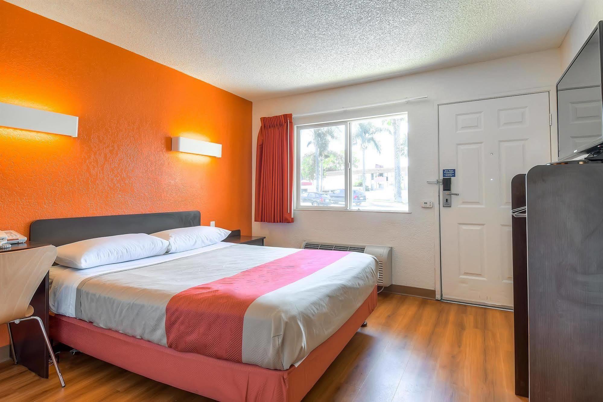 Motel 6-Long Beach, Ca - Los Angeles エクステリア 写真